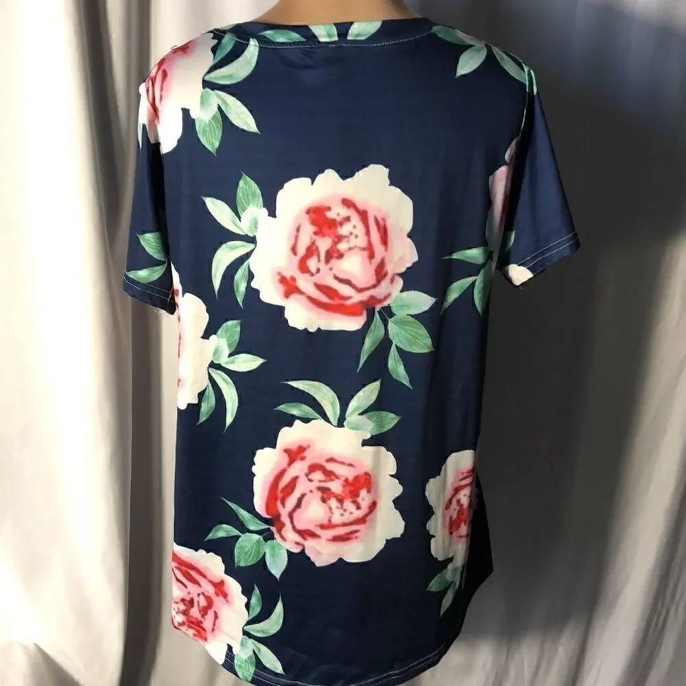 Ownest women’s medium navy floral tee